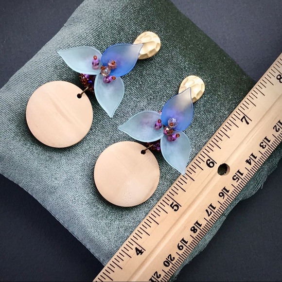 Earrings with wood pendant - Picture 3 of 5